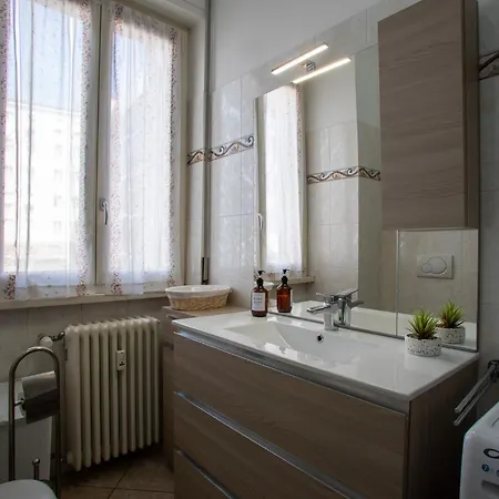 Ilaria House - 10 Min Dal Centro Di 公寓 *