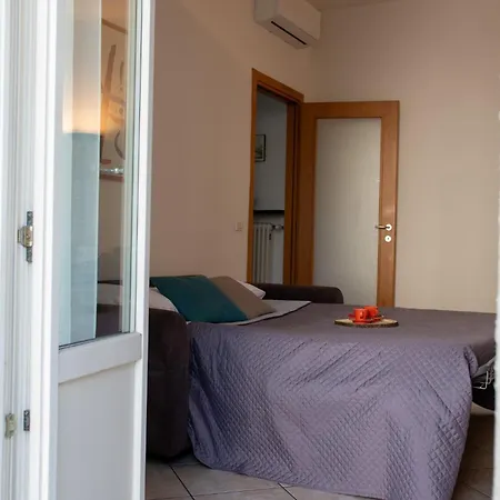 公寓 Ilaria House - 10 Min Dal Centro Di 科莫