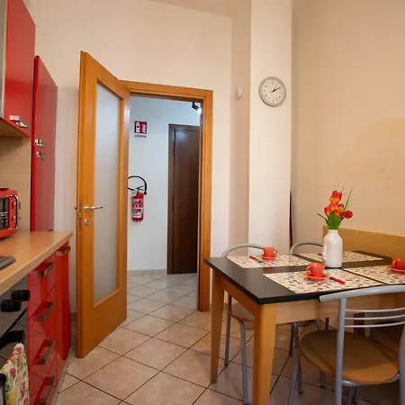 公寓 Ilaria House - 10 Min Dal Centro Di