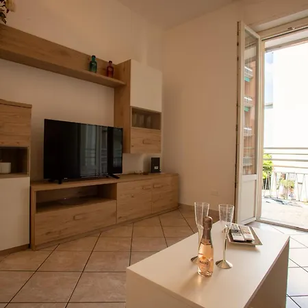 公寓 Ilaria House - 10 Min Dal Centro Di *