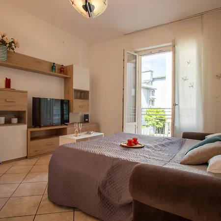 Ilaria House - 10 Min Dal Centro Di 公寓 *